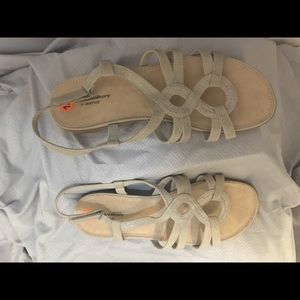 Cloud walkers by Avenue SIze 12 W